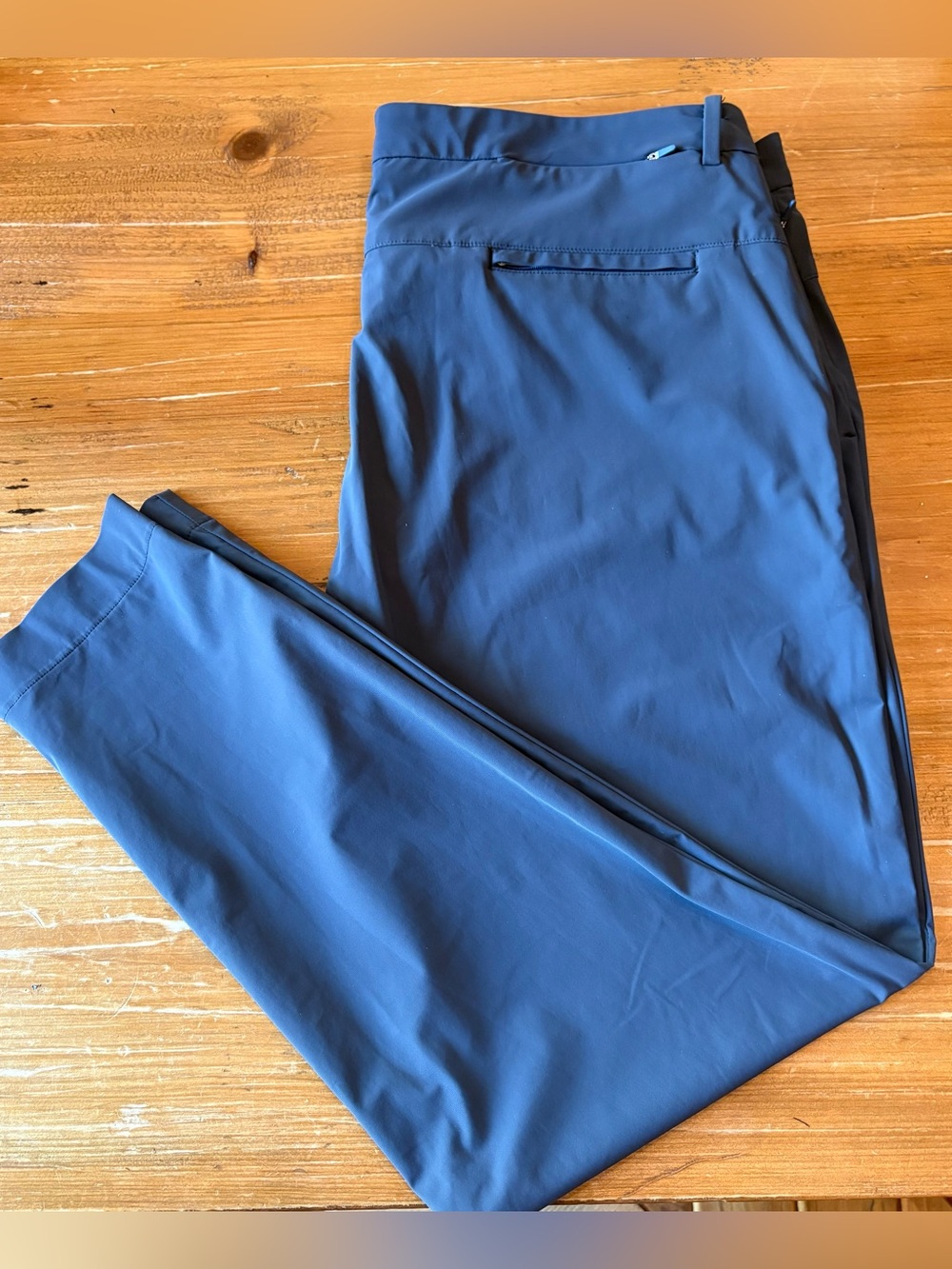 Peter Millar men’s Crown Crafted Performance golf pants. Sharp grey. Size 42x30